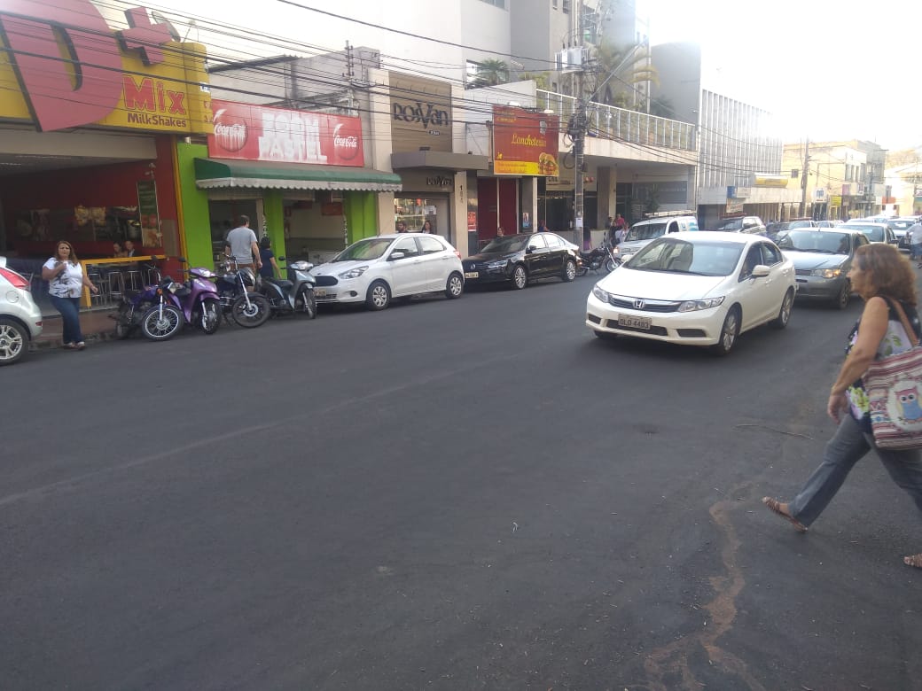 MP paralisa obra de asfalto na cidade
