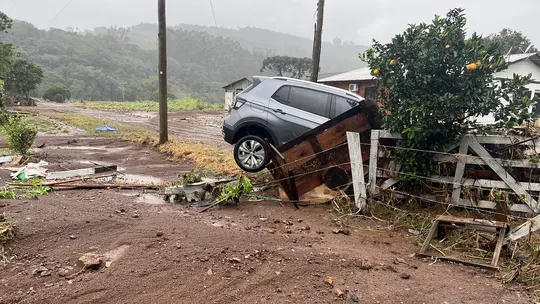 Ciclone Provoca Caos E Deixa 3 Mortos E 12 Desaparecidos No Rs Rádio Santana Fm Notícias De 