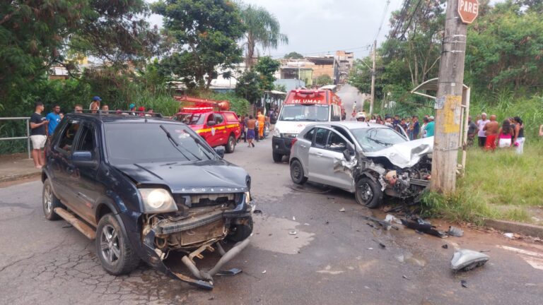 Motorista é preso após acidente na Rua Ana de Faria Dornas