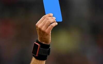 Cartão azul será testado no futebol; saiba como vai funcionar