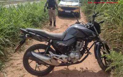 Motocicletas furtadas são recuperadas em perseguição policial