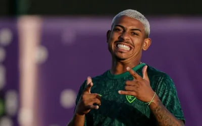 Fluminense afasta John Kennedy e mais três jogadores por indisciplina