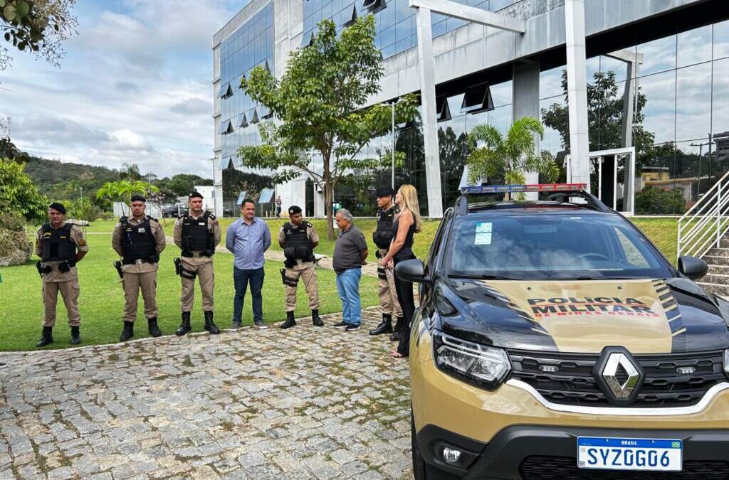 Itaúna recebe primeira viatura com nova identidade visual