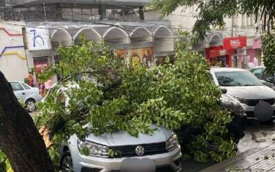 Tempestade assusta vários bairros de Divinópolis
