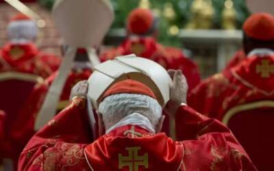Bloco conservador perde força no Conclave após ausências