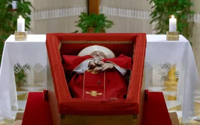 Despedida do Papa: velório aberto começa nesta quarta