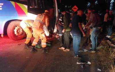 Grave acidente no trevo do Padre Eustáquio deixa dois feridos