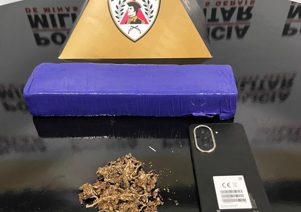 Adolescente é apreendido com barra de maconha em Itatiaiuçu
