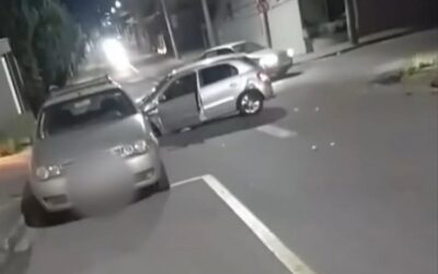 Carro tem roda arrancada em colisão de veículos no Cerqueira Lima