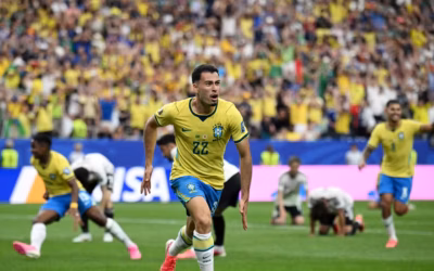 Brasil vira contra o Japão no último minuto e avança para as oitavas da Copa