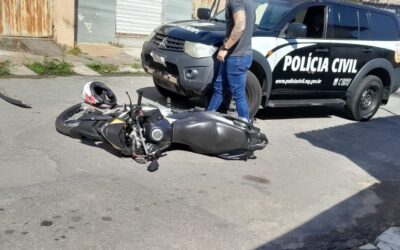 Motociclista é preso por direção perigosa e bater em viatura