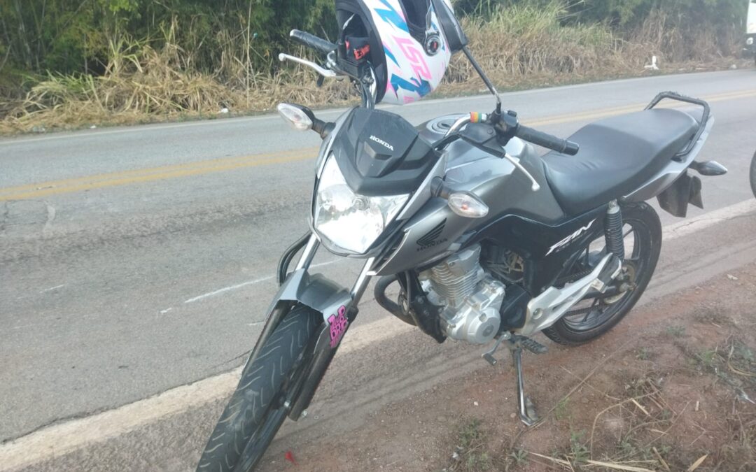 Motociclista inabilitado fica ferido em acidente na MG-431