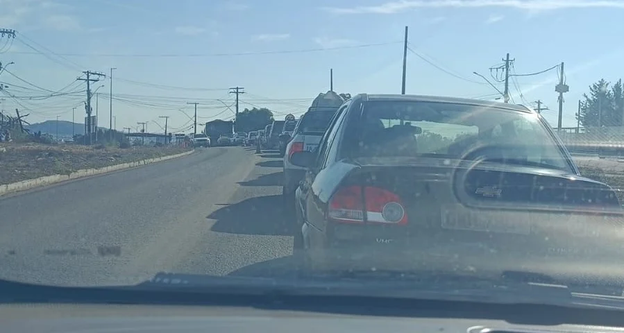 Obras na BR-494, em Divinópolis, causam lentidão com sistema pare e siga