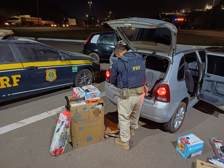 Quatro pessoas são presas por saque de carga na BR-262