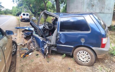 Quatro pessoas ficam feridas em colisão de três veículos na MG-431