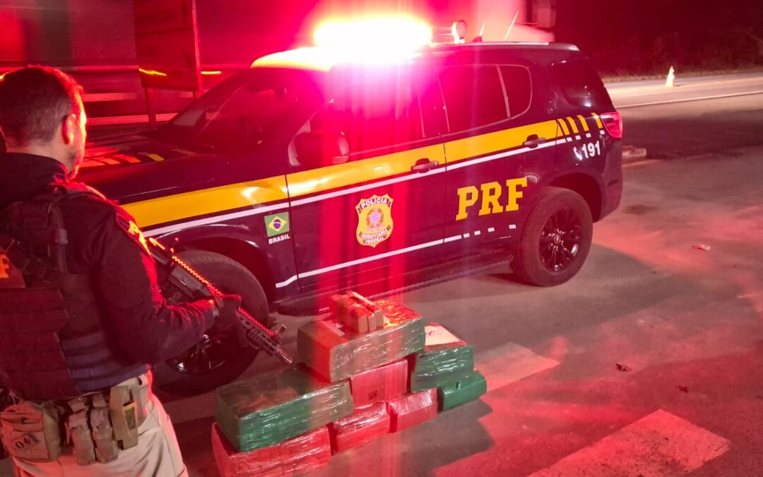 PRF apreende mais de 130 kg de maconha e prende mulheres