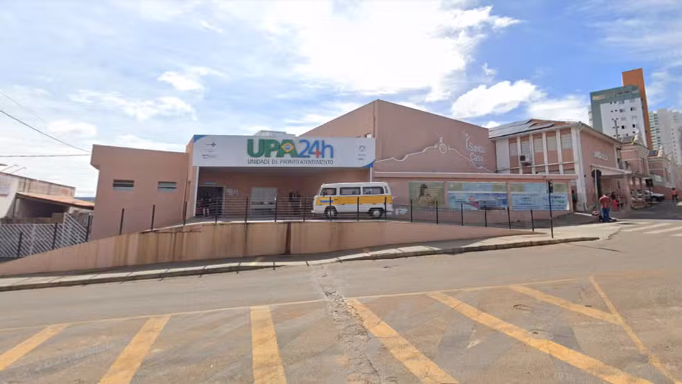 Criança de 2 anos morre atropelada por caminhão de coleta de lixo