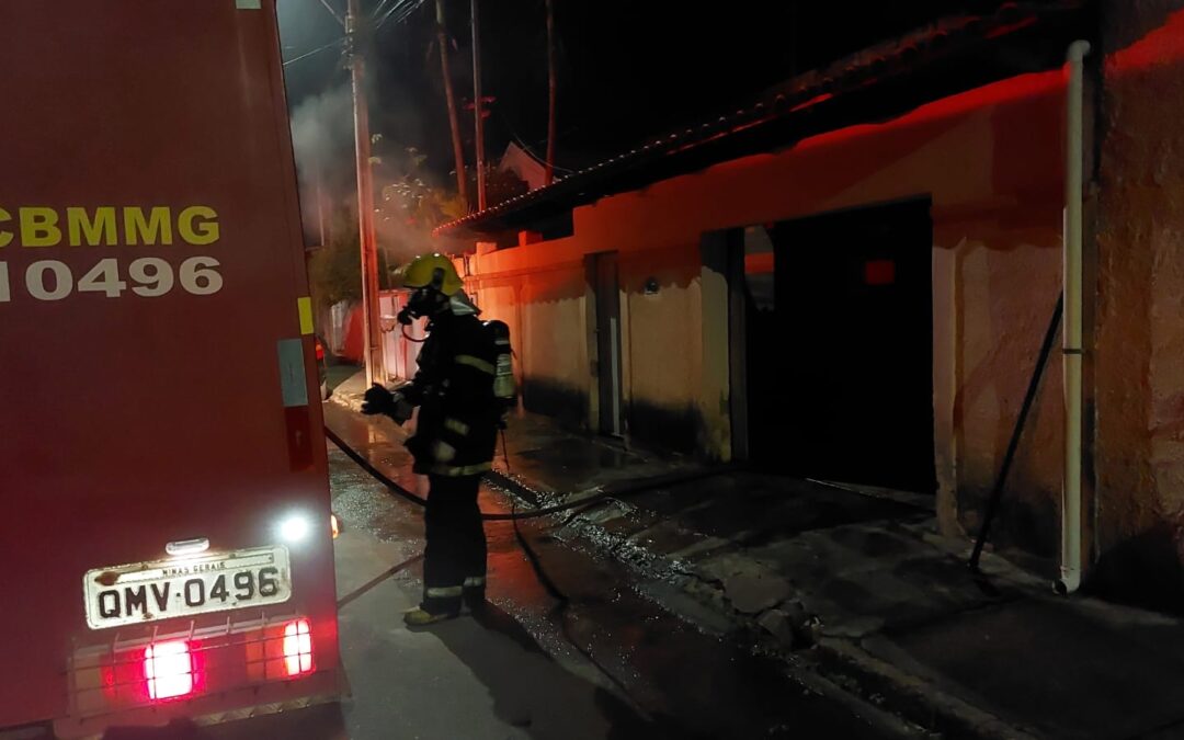 Incêndio atinge residência no Irmão Auler