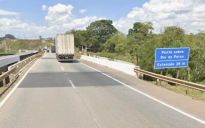 Veículo de Itaúna cai de ponte na BR-381 e mata criança de 8 anos